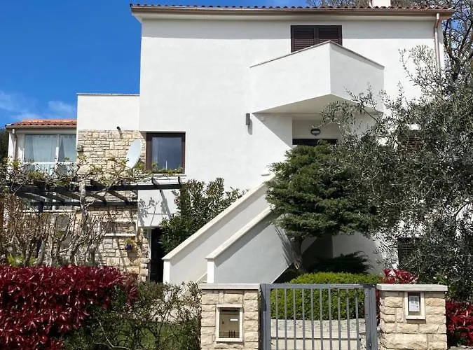 Lodra Apartmán Pula